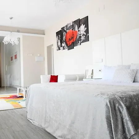 La Villa Blanca Hotel